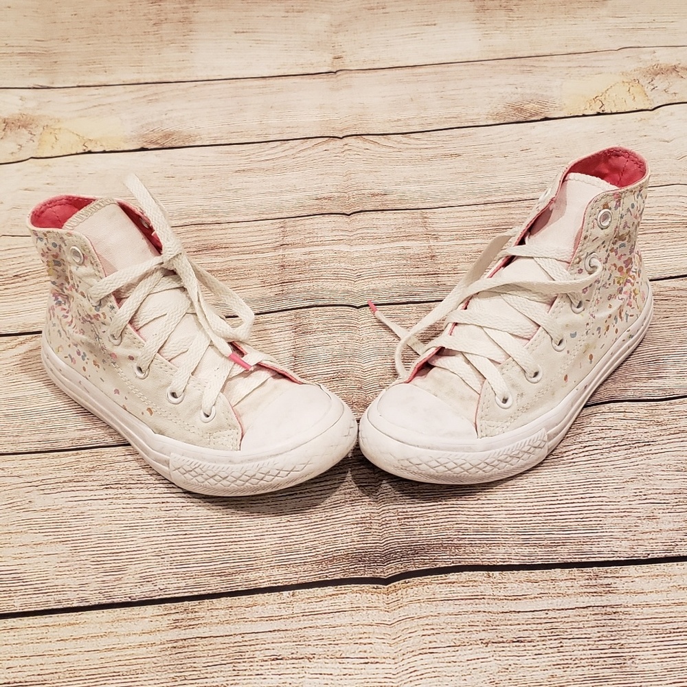 White speckled  size 1 girls hightops Converse
